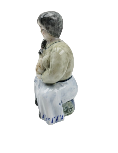 Mujer con Queso ceramica celta