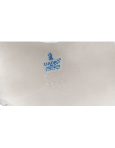 Figura de porcelana Lladró Maternidad con Ruiseñor